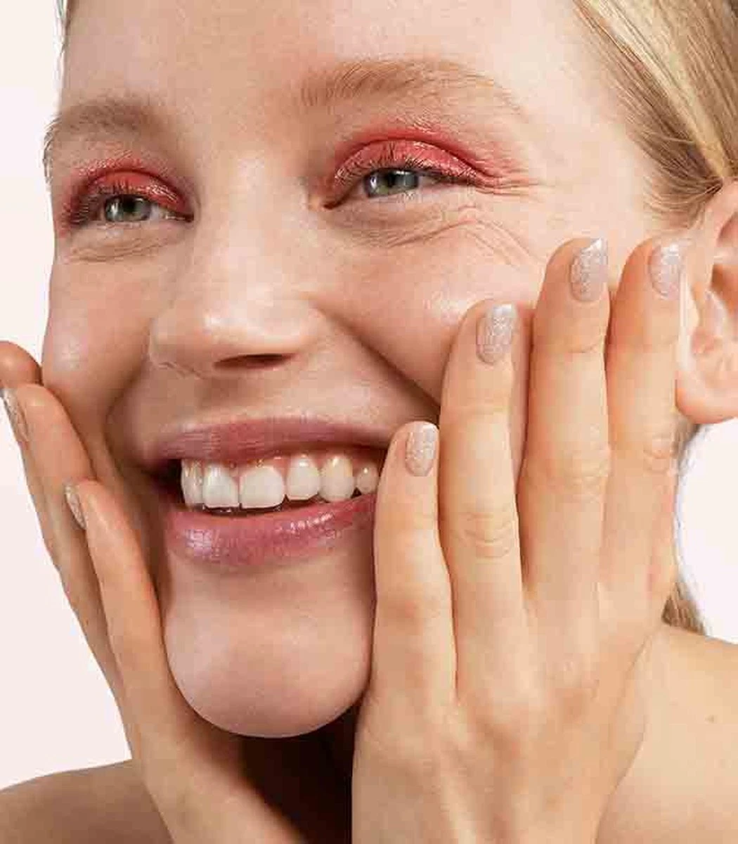 Pink Gellac - Radiant White - Gellak - Vegan - Wit - Glitter Finish - 15 Ml 5 Pink Gellac - Radiant White - Gellak - Vegan - Wit - Glitter Finish - 15 Ml - Image 3