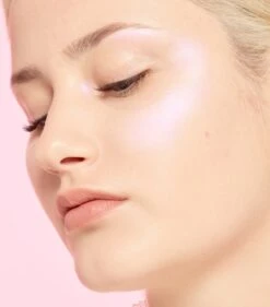 L’Oréal Paris 01 Iconoc Glow Highlighter - Poeder Highlighter - 9 Gr. 16 L’Oréal Paris 01 Iconoc Glow Highlighter - Poeder Highlighter - 9 Gr. -Modecosmetica Winkel 1055x1200 2