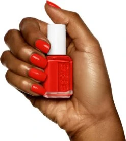 Essie Russian Roulette 61 - Rood - Nagellak 17 Essie Russian Roulette 61 - Rood - Nagellak -Modecosmetica Winkel 1066x1200