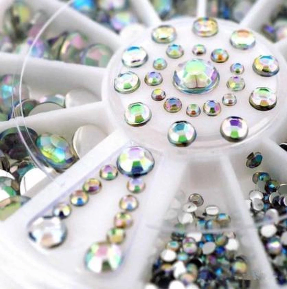 Doosje Rhinestone / Strass Nagel Steentjes - 5 Verschillende Maten Nail Art Diverse Kleuren / Strass Nagel Steentjes / Nagel Diamantjes / Nail Art 4 Doosje Rhinestone / Strass Nagel Steentjes - 5 Verschillende Maten Nail Art Diverse Kleuren / Strass Nagel Steentjes / Nagel Diamantjes / Nail Art - Image 2