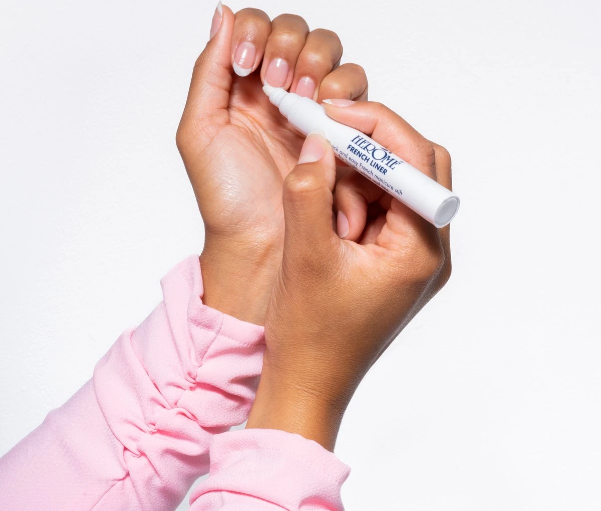 Herome French Liner - Manicurestift - Creëer Witte Nagelranden In Een Handomdraai - 5ml. 8 Herome French Liner - Manicurestift - Creëer Witte Nagelranden In Een Handomdraai - 5ml. - Image 6