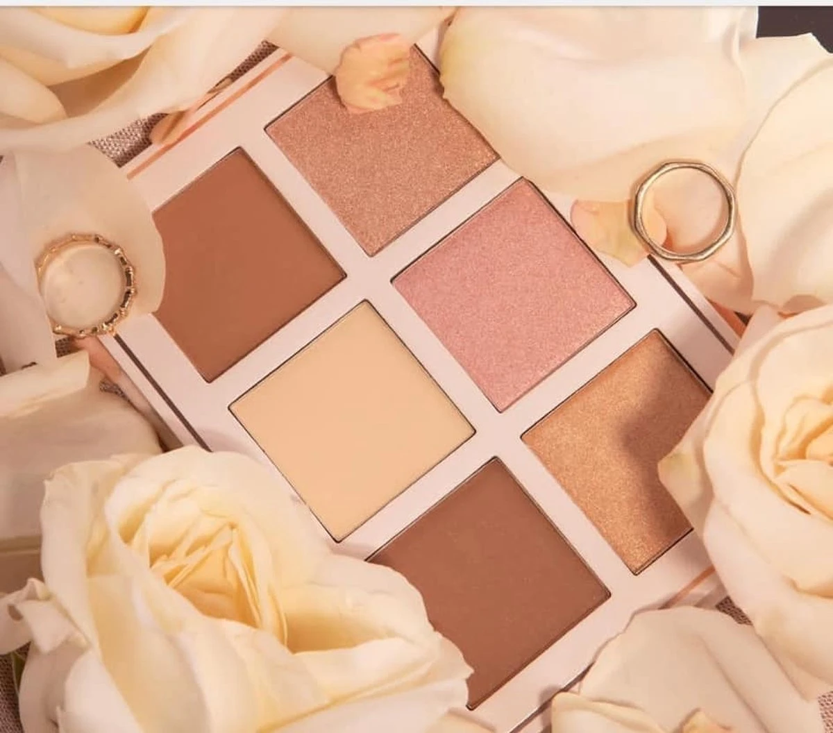 Beauty Creations Floral Bloom Highlight & Contour Palette 9 Beauty Creations Floral Bloom Highlight & Contour Palette - Image 7