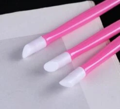 Merkloos Bokkenpoot - Cuticle Pusher - Cuticle Care - Nagelriemverzorging -Modecosmetica Winkel 1200x1082 1