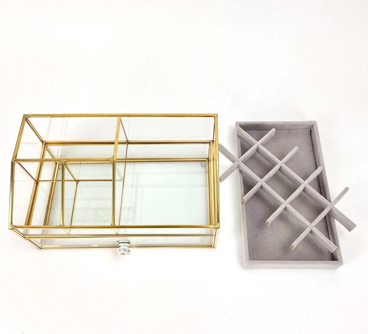 Make Up Organizer Stella | Goud| Cosmetica Organizer|sieraden Organizer | Make Up Organizer | Beautybox | Vitrine Boxje | Glazen Box |Makeup Organizer |Beauty Organizer | Makeupbox |Organizer | Storage Box |Make-uporganizer| Opbergdoos | Sieradendoos 10 Make Up Organizer Stella | Goud| Cosmetica Organizer|sieraden Organizer | Make Up Organizer | Beautybox | Vitrine Boxje | Glazen Box |Makeup Organizer |Beauty Organizer | Makeupbox |Organizer | Storage Box |Make-uporganizer| Opbergdoos | Sieradendoos - Image 8