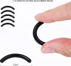 INTER-ESQUE® Wimperkruller Met Kam - Eyelash Curler + 5x Gratis Extra Siliconen Pad - Zwart/Zilver 14 INTER-ESQUE® Wimperkruller Met Kam - Eyelash Curler + 5x Gratis Extra Siliconen Pad - Zwart/Zilver -Modecosmetica Winkel 1200x1117 17