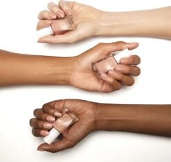 Essie Gel Couture - 30 Sew Me - Beige Nagellak - 13,5 Ml -Modecosmetica Winkel 1200x1142