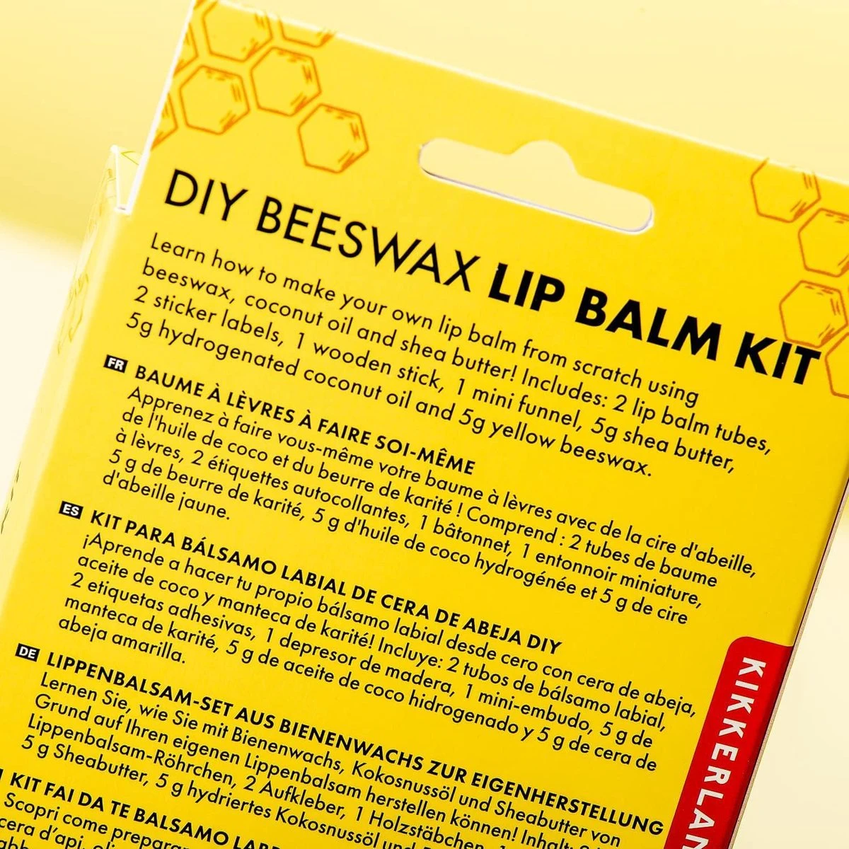 Kikkerland DIY Bijenwas Lip Balsem Kit - Maak Je Eigen Lippenbalsem - 100% Natuurlijk - Voor Twee Balsem Sticks 8 Kikkerland DIY Bijenwas Lip Balsem Kit - Maak Je Eigen Lippenbalsem - 100% Natuurlijk - Voor Twee Balsem Sticks - Image 6