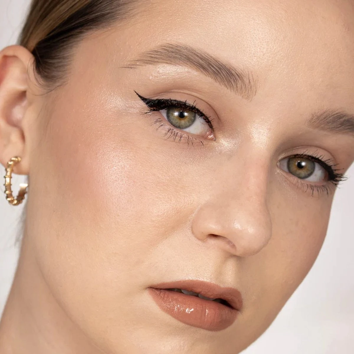 Meroda The Wing Liquid Eyeliner - Zwart 4 Meroda The Wing Liquid Eyeliner - Zwart - Image 2