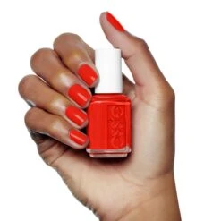 Essie Russian Roulette 61 - Rood - Nagellak 19 Essie Russian Roulette 61 - Rood - Nagellak -Modecosmetica Winkel 1200x1200 155
