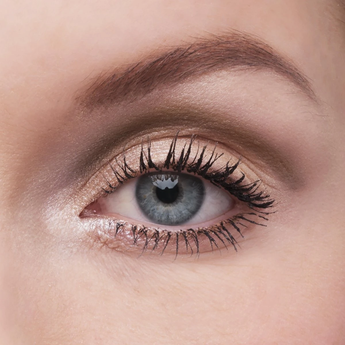 Bourjois Eye Catching Oogschaduw Palette - 3 Eye Catching Nude 6 Bourjois Eye Catching Oogschaduw Palette - 3 Eye Catching Nude - Image 4