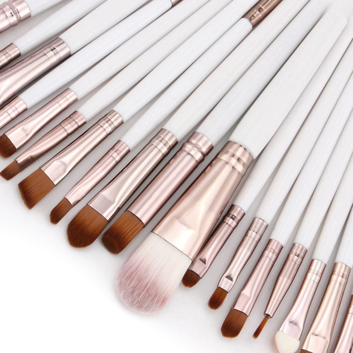 Evvie 24-delige Make-up Kwastenset - Wit/Rosé Goud - In Etui Marble 6 Evvie 24-delige Make-up Kwastenset - Wit/Rosé Goud - In Etui Marble - Image 4