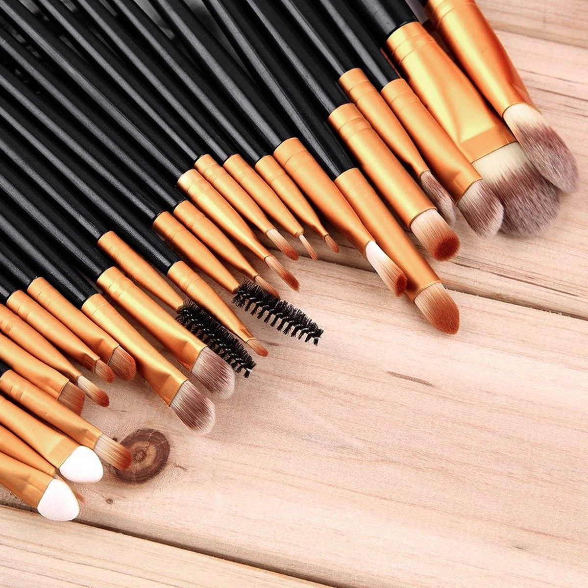 Evvie 20-delige Make-up Kwasten Set - Goud Zwart 6 Evvie 20-delige Make-up Kwasten Set - Goud Zwart - Image 4