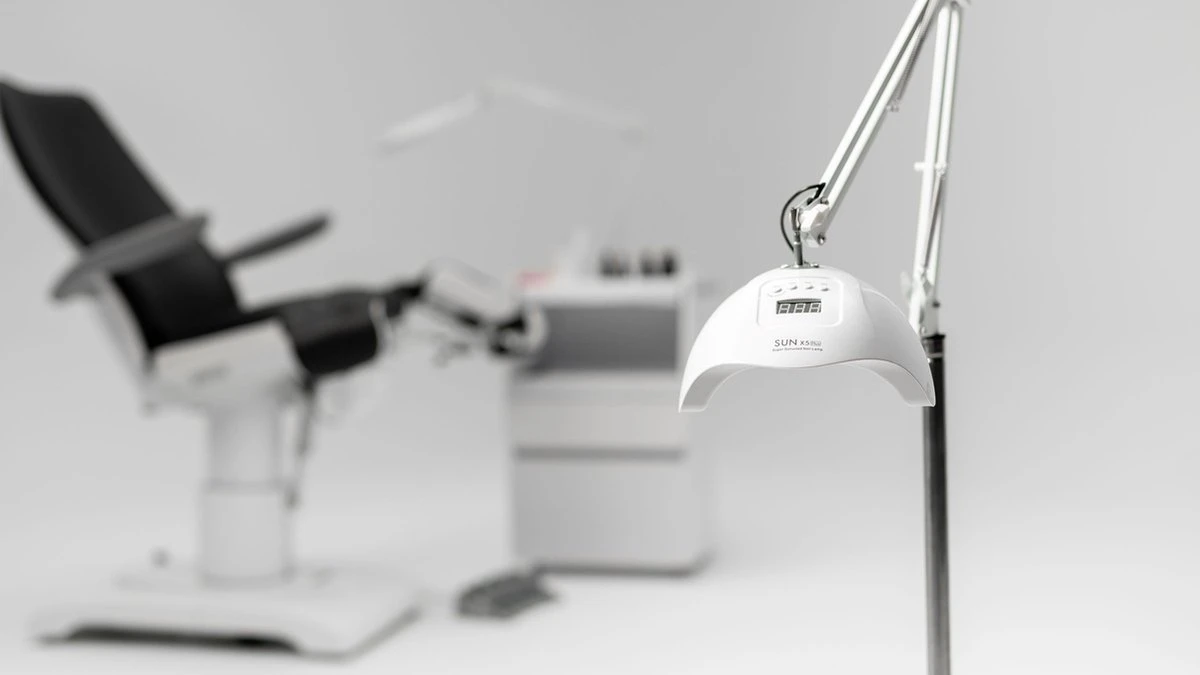 SUNfeet UV Lamp Op Statief - Lamp Voor Gelnagels 80W - LED Lamp Nagels - Gellak Lamp - Nageldroger - Wit 4 SUNfeet UV Lamp Op Statief - Lamp Voor Gelnagels 80W - LED Lamp Nagels - Gellak Lamp - Nageldroger - Wit - Image 2