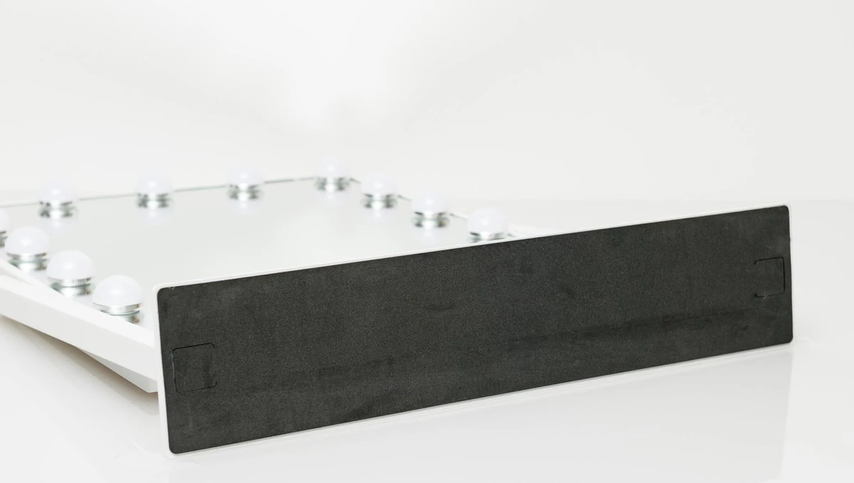 United Entertainment - Hollywood Spiegel Met 12 LEDs - 36x47,5 Cm - Wit 9 United Entertainment - Hollywood Spiegel Met 12 LEDs - 36x47,5 Cm - Wit - Image 7