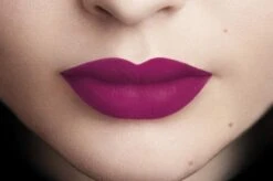 L'Oréal Paris Rouge Signature Lippenstift - 104 I Rebel - Paars - Matte Vloeibare Lipstick 16 L'Oréal Paris Rouge Signature Lippenstift - 104 I Rebel - Paars - Matte Vloeibare Lipstick -Modecosmetica Winkel 1200x799 4