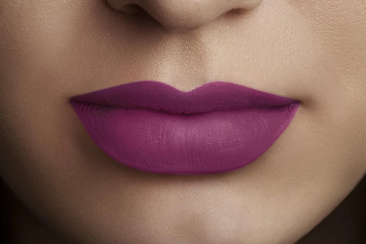 L'Oréal Paris Rouge Signature Lippenstift - 104 I Rebel - Paars - Matte Vloeibare Lipstick 6 L'Oréal Paris Rouge Signature Lippenstift - 104 I Rebel - Paars - Matte Vloeibare Lipstick - Image 4