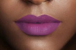 L'Oréal Paris Rouge Signature Lippenstift - 104 I Rebel - Paars - Matte Vloeibare Lipstick 18 L'Oréal Paris Rouge Signature Lippenstift - 104 I Rebel - Paars - Matte Vloeibare Lipstick -Modecosmetica Winkel 1200x800 19