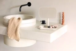 Brabantia ReNew Make-up Spiegel - Met Accessoireschaal - Soft Beige 24 Brabantia ReNew Make-up Spiegel - Met Accessoireschaal - Soft Beige -Modecosmetica Winkel 1200x808 4