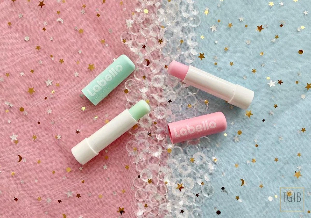 Labello Verzorgende Lipscrub Aloe Vera - Verzorgende Carin Scrub Balsem 4 Labello Verzorgende Lipscrub Aloe Vera - Verzorgende Carin Scrub Balsem - Image 2