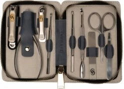 Skeraxo 8-delige Luxe Verschillende Tools - Professioneel Manicure Set & Pedicureset Met Nagelvijl & Nageltang – Behandeling Nagels En Huid -Modecosmetica Winkel 1200x866 2
