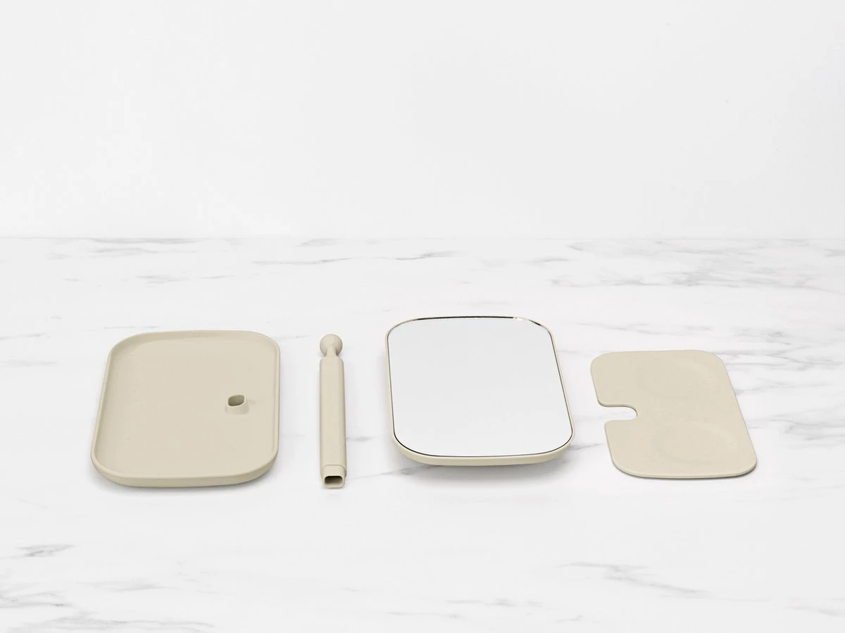 Brabantia ReNew Make-up Spiegel - Met Accessoireschaal - Soft Beige 10 Brabantia ReNew Make-up Spiegel - Met Accessoireschaal - Soft Beige - Image 8