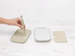 Brabantia ReNew Make-up Spiegel - Met Accessoireschaal - Soft Beige 32 Brabantia ReNew Make-up Spiegel - Met Accessoireschaal - Soft Beige -Modecosmetica Winkel 1200x899 31