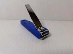 Nagelknipper Middel 7*1.5*1.5cm Met Handig Opvangbakje -Modecosmetica Winkel 1200x900 1