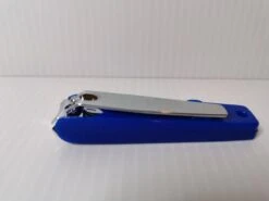 Nagelknipper Middel 7*1.5*1.5cm Met Handig Opvangbakje -Modecosmetica Winkel 1200x900 4