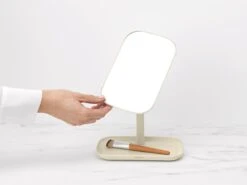 Brabantia ReNew Make-up Spiegel - Met Accessoireschaal - Soft Beige 35 Brabantia ReNew Make-up Spiegel - Met Accessoireschaal - Soft Beige -Modecosmetica Winkel 1200x900 41