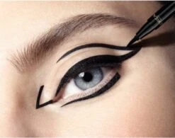 L’Oréal Paris Superliner Tattoo Signature - Black - Eyeliner 15 L’Oréal Paris Superliner Tattoo Signature - Black - Eyeliner -Modecosmetica Winkel 1200x945 3