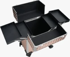 Koffer Gouden Kleur | Beautycase / Beautykoffer / Trolley Van Aluminium - 8 Wielen - Kapper Koffer - Tattoo Koffer - Nagel Koffer - Make-up Koffer 9 Koffer Gouden Kleur | Beautycase / Beautykoffer / Trolley Van Aluminium - 8 Wielen - Kapper Koffer - Tattoo Koffer - Nagel Koffer - Make-up Koffer -Modecosmetica Winkel 1200x979 5