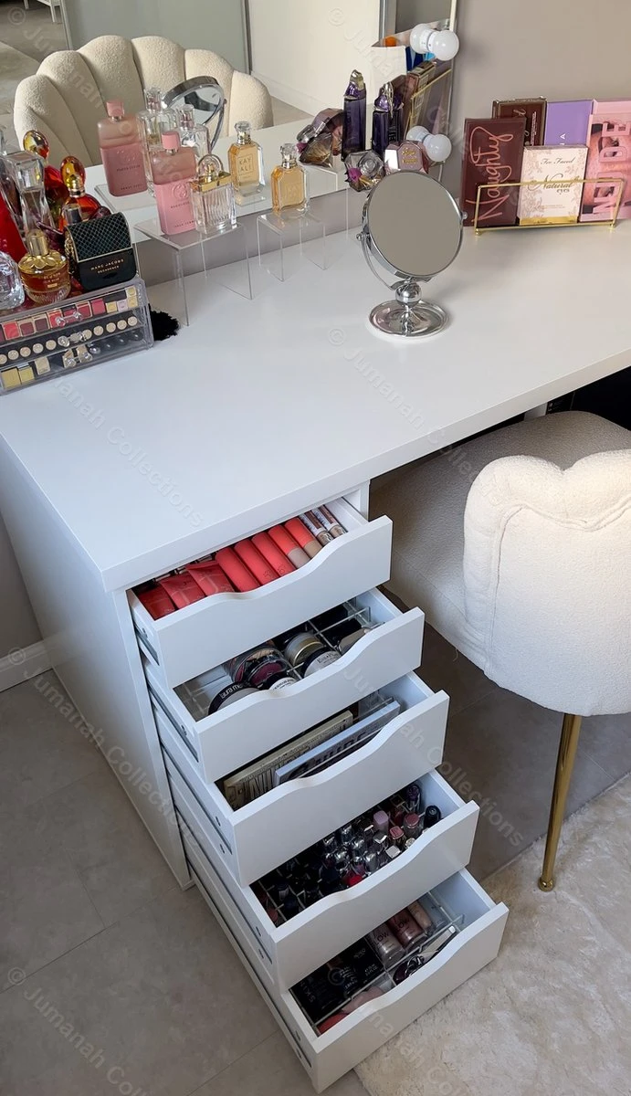 Jumanah® Collections - "Sorted" Large Lip Set - Make Up Organizer - Ladeverdeler - Lade Organizer - Transparant - Acryl - Kunststof - Ikea Alex 5 Ladeblok 8 Jumanah® Collections - "Sorted" Large Lip Set - Make Up Organizer - Ladeverdeler - Lade Organizer - Transparant - Acryl - Kunststof - Ikea Alex 5 Ladeblok - Image 6