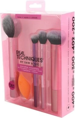 Real Techniques Everyday Essentials Kwastenset - Kwastenset - Blush, Foundation, Shadow, Highlighter En Concealer Kwastenset 14 Real Techniques Everyday Essentials Kwastenset - Kwastenset - Blush, Foundation, Shadow, Highlighter En Concealer Kwastenset -Modecosmetica Winkel 760x1200 6
