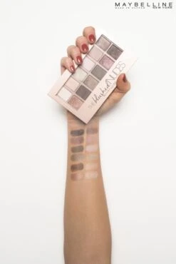Maybelline The Blushed Nudes OogschaduwPalette - 12 Roze Nude Tinten 21 Maybelline The Blushed Nudes OogschaduwPalette - 12 Roze Nude Tinten -Modecosmetica Winkel 801x1200 10