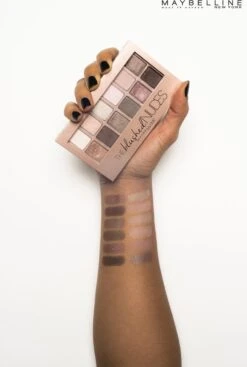 Maybelline The Blushed Nudes OogschaduwPalette - 12 Roze Nude Tinten 24 Maybelline The Blushed Nudes OogschaduwPalette - 12 Roze Nude Tinten -Modecosmetica Winkel 808x1200 5