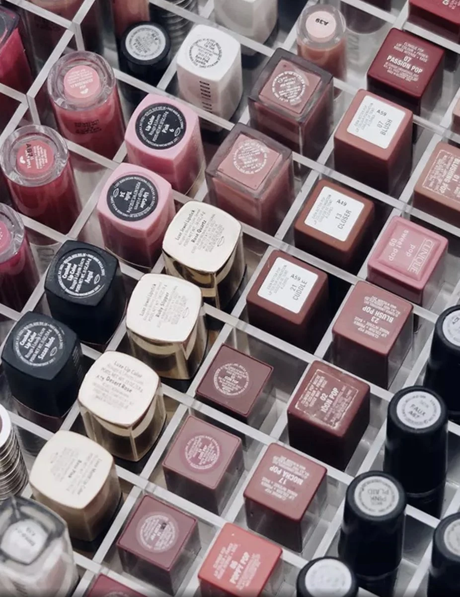 Jumanah® Collections - "Sorted" Large Lip Set - Make Up Organizer - Ladeverdeler - Lade Organizer - Transparant - Acryl - Kunststof - Ikea Alex 5 Ladeblok 5 Jumanah® Collections - "Sorted" Large Lip Set - Make Up Organizer - Ladeverdeler - Lade Organizer - Transparant - Acryl - Kunststof - Ikea Alex 5 Ladeblok - Image 3