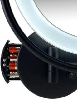 Metalen Verlichte Wand Knik Arm Make-up LED Spiegel Mat Zwart, Dubbelzijdig Verlicht, 10x Vergroting 22cm Doorsnee, Inculsief 4x AA Batterijen En Stroomkabel(USB) Badkamer Spiegel 8 Metalen Verlichte Wand Knik Arm Make-up LED Spiegel Mat Zwart, Dubbelzijdig Verlicht, 10x Vergroting 22cm Doorsnee, Inculsief 4x AA Batterijen En Stroomkabel(USB) Badkamer Spiegel -Modecosmetica Winkel 936x1200 4