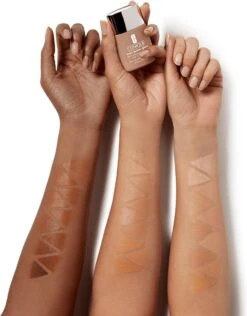 Clinique - Even Better Light Reflecting Makeup Spf15 Face Primer Cn 52 Neutral 30Ml 31 Clinique - Even Better Light Reflecting Makeup Spf15 Face Primer Cn 52 Neutral 30Ml -Modecosmetica Winkel 939x1200